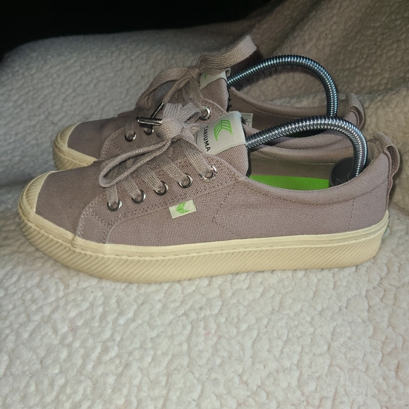 Cariuma women's low canvas sneaker size 7.5 - Picture 4 of 8
